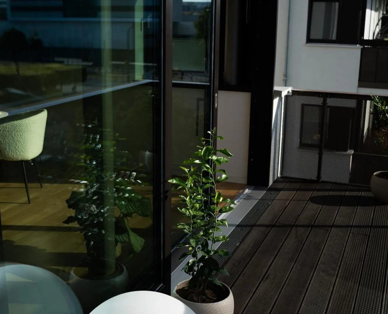 Moderne Ferienwohnung Mit Grosszuegigen 100Qm In Der Dresdner Altstadt Dresda 0*,