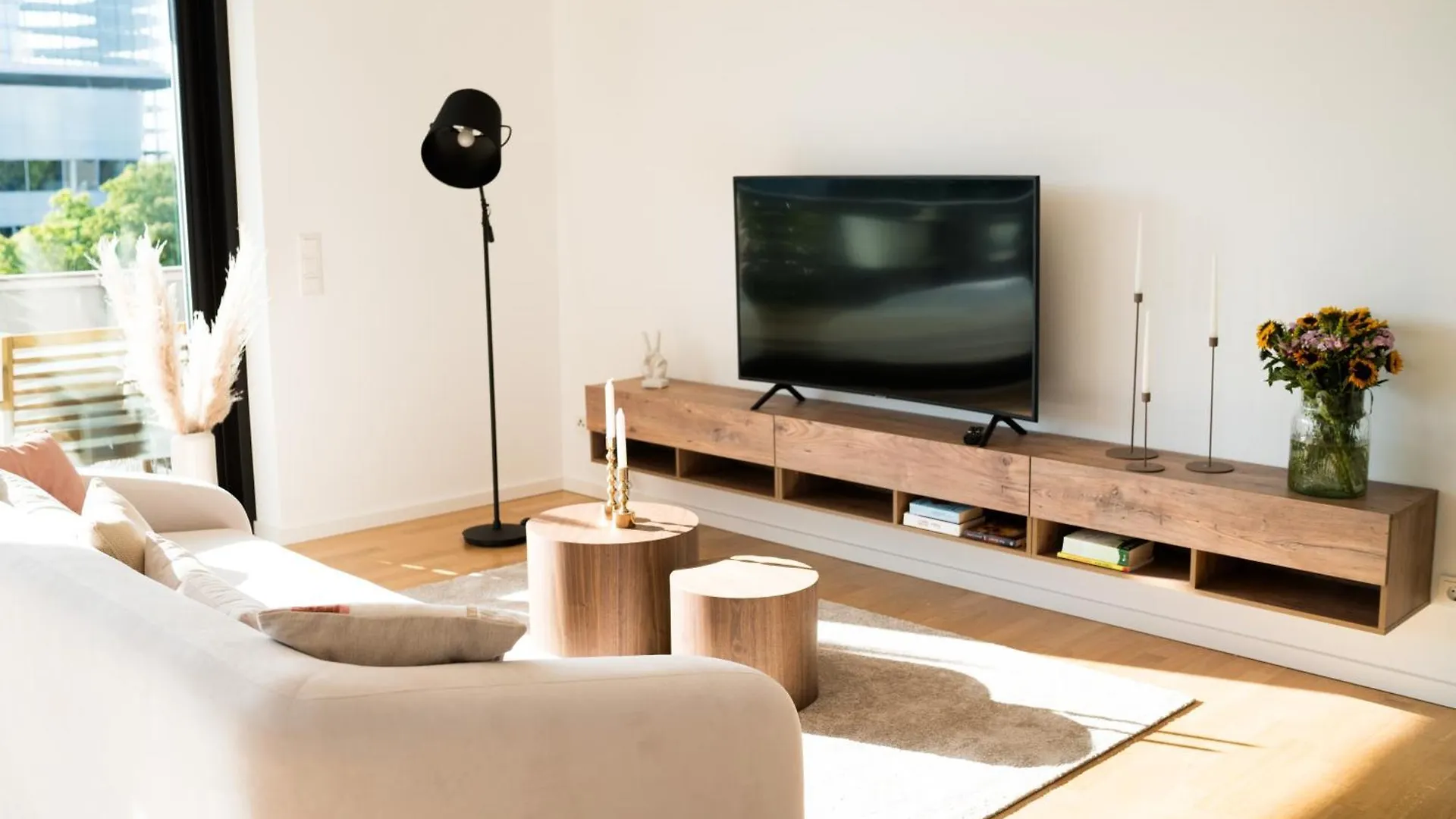 Moderne Ferienwohnung Mit Grosszuegigen 100Qm In Der Dresdner Altstadt Dresden Apartment