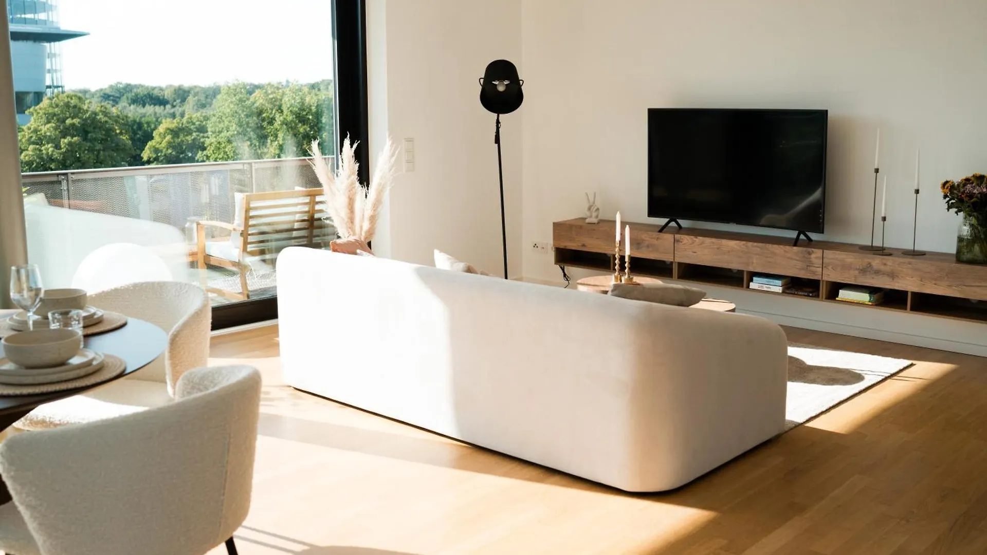 Moderne Ferienwohnung Mit Grosszuegigen 100Qm In Der Dresdner Altstadt Dresden Apartment