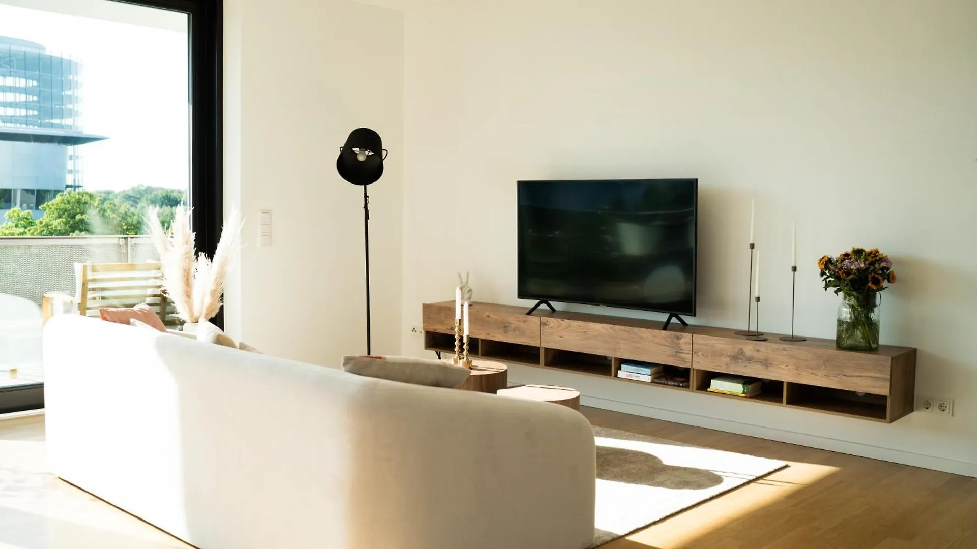Moderne Ferienwohnung Mit Grosszuegigen 100Qm In Der Dresdner Altstadt Dresden 0*,  Deutschland